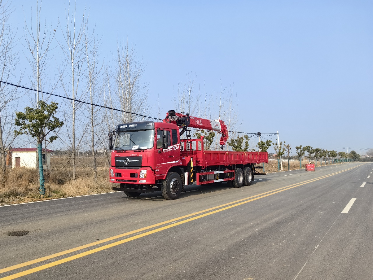 12噸東風(fēng)暢行D3V后八輪隨車(chē)吊